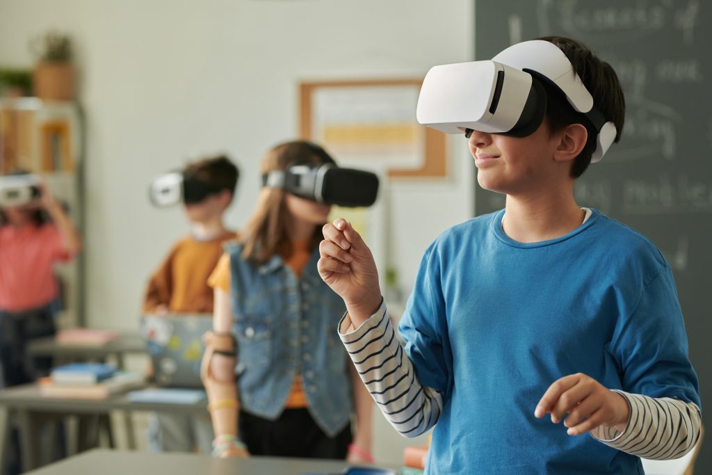 A student learning wearing VR in classroom.